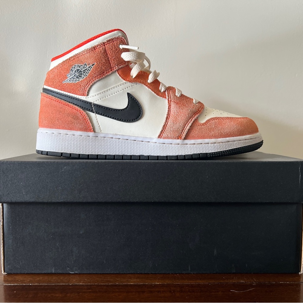 Air Jordan’s mid size 7 youth boys